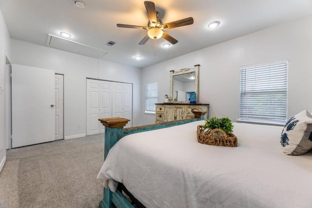 5/3 With A Heated Pool 2 Min From Beach, Updated Galveston Extérieur photo
